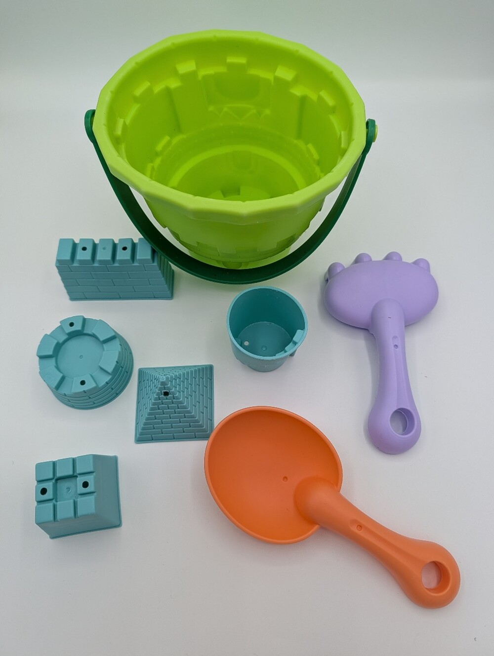 Kids Beach & Sand Toy Play Set β Bucket, Shovel & Castle Molds (7 Pieces)